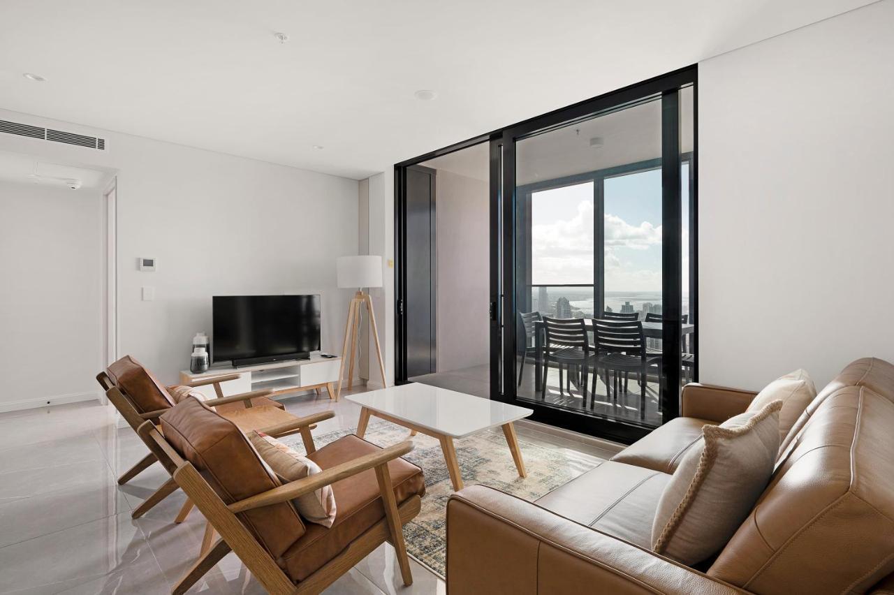 Sea View Beachfront Apartment In Surfers Голд-Кост Экстерьер фото