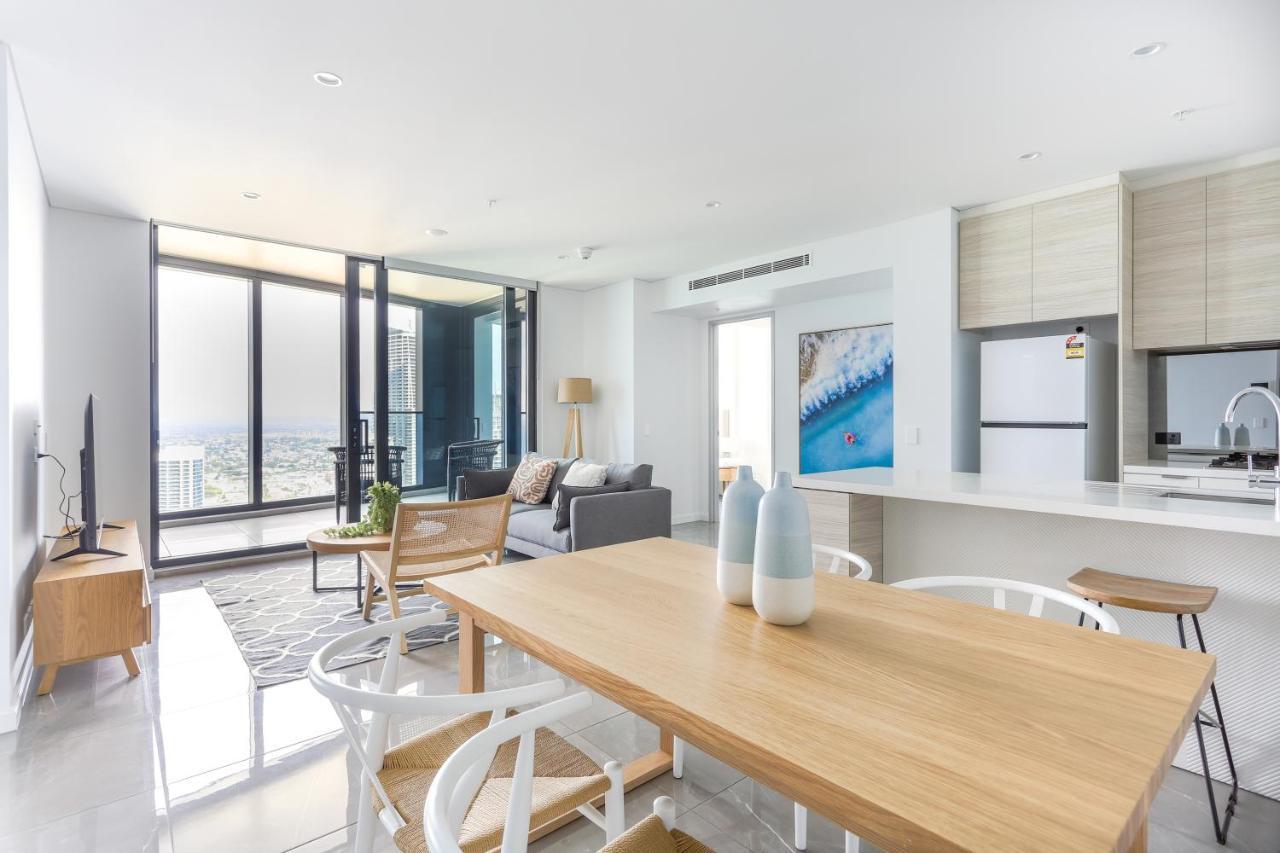 Sea View Beachfront Apartment In Surfers Голд-Кост Экстерьер фото