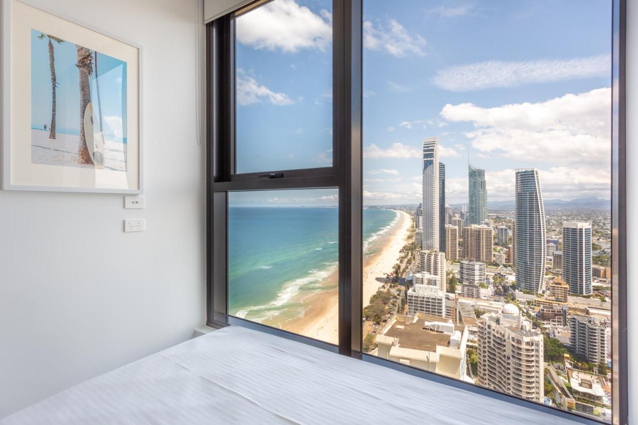 Sea View Beachfront Apartment In Surfers Голд-Кост Экстерьер фото