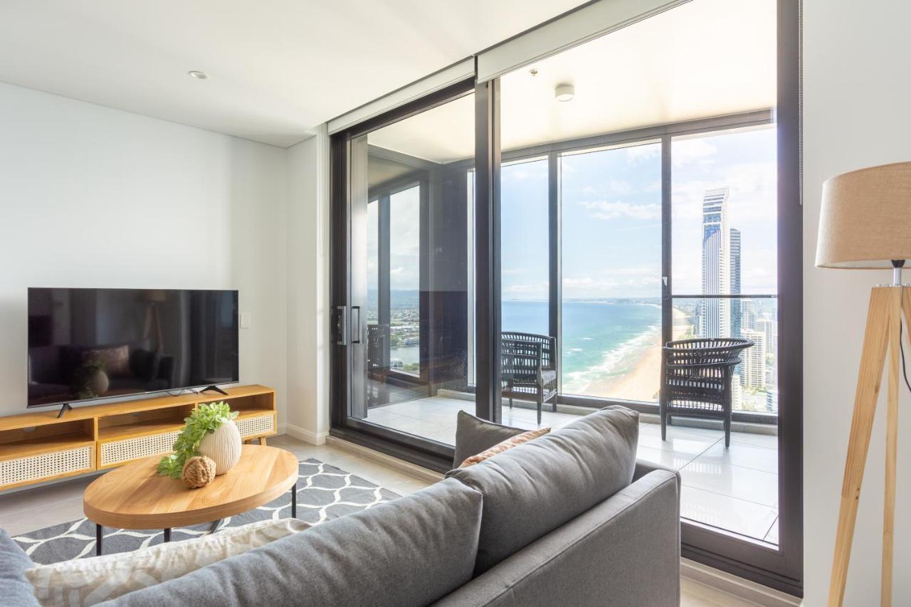 Sea View Beachfront Apartment In Surfers Голд-Кост Экстерьер фото